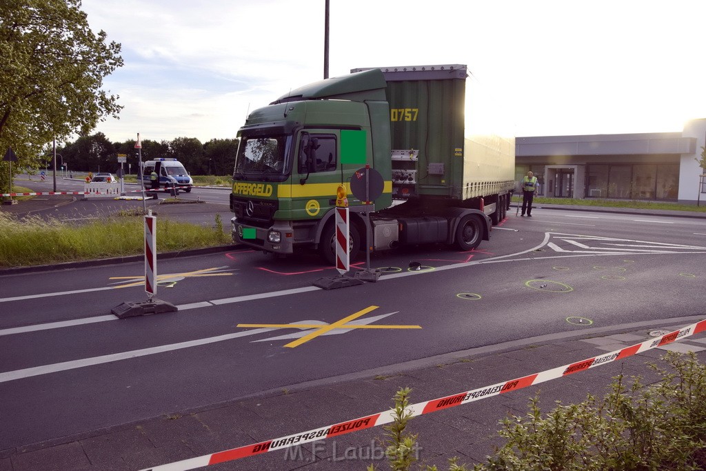 Schwerer Motorrad Unfall Feldkassel Robert Boschstr Edsel Fordstr P034.JPG - Miklos Laubert